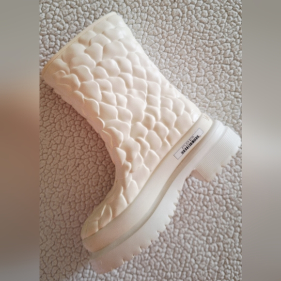 VALENTINO GARAVANI Atelier Rose Textured Rain Boots White EU 37 US 7 Org $770 - Picture 9 of 15